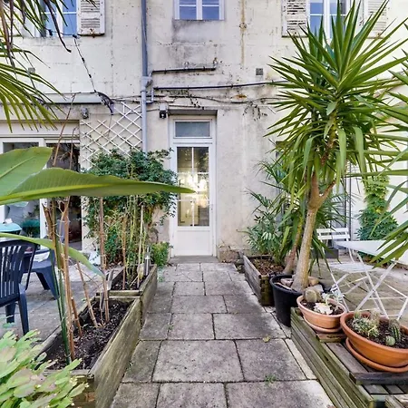 Beautiful With Terrace Apartment *